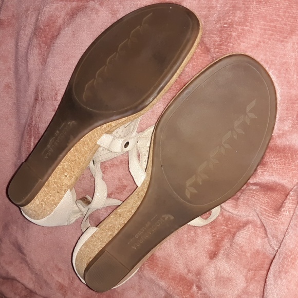 Ugg Sandles - Picture 6 of 7